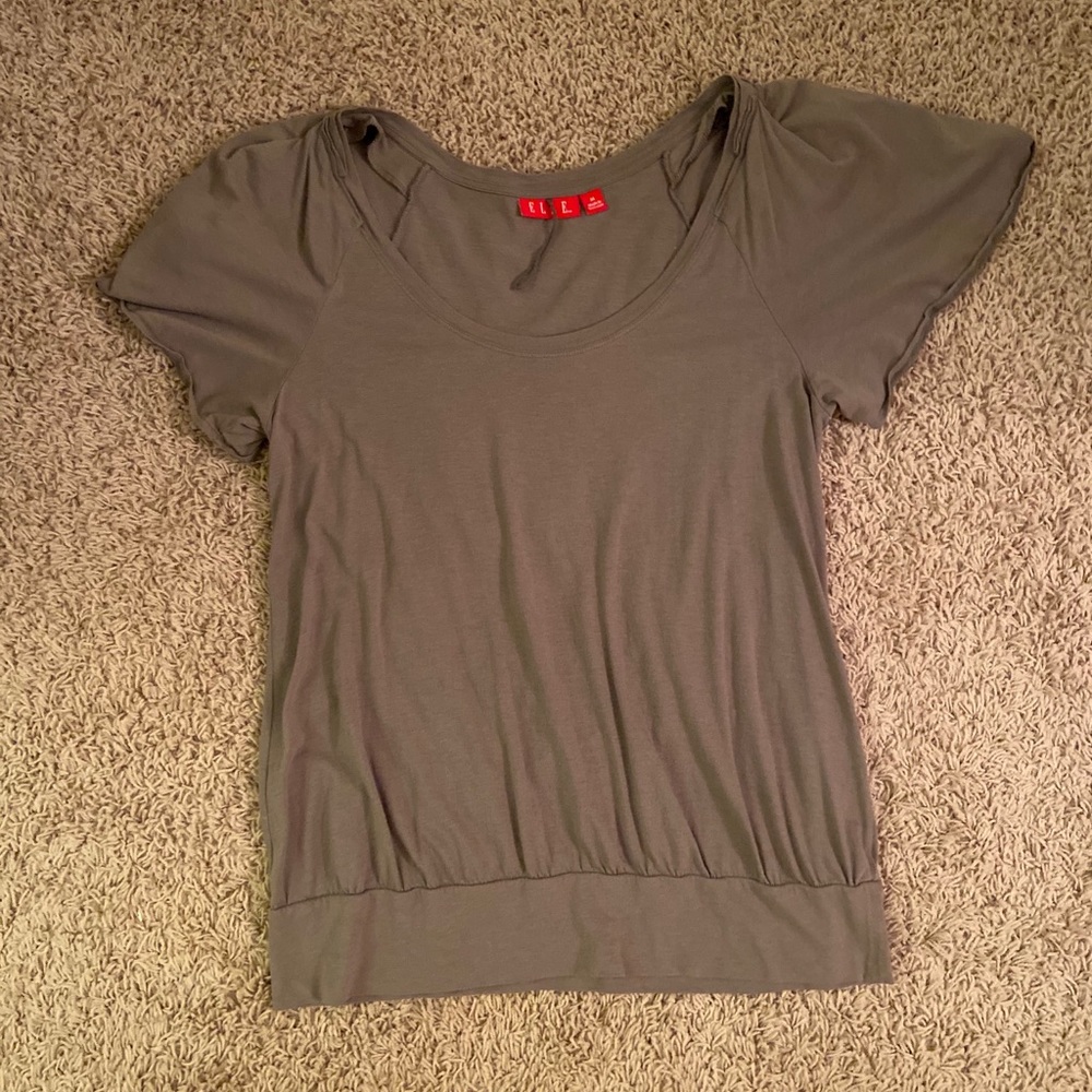 Gray Elle Woman’s Blouse Sz M
